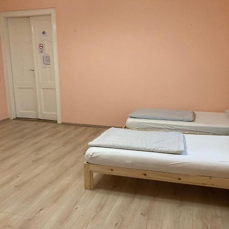 Gogol24 Hostel Szeged Ngoại thất bức ảnh